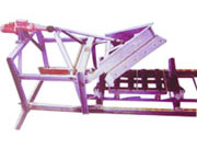 Variable angle of groove plough type unloader